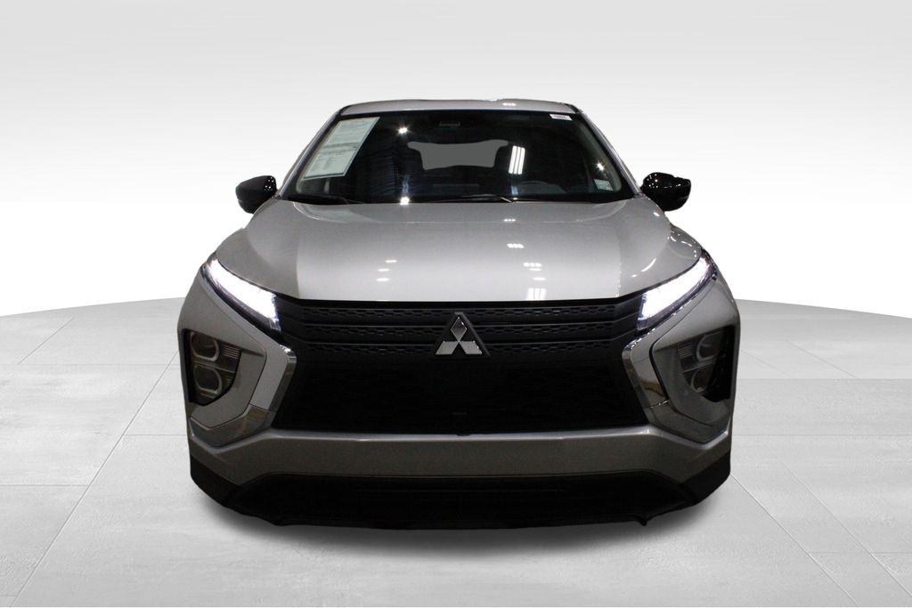 2023 Mitsubishi Eclipse Cross LE photo 2