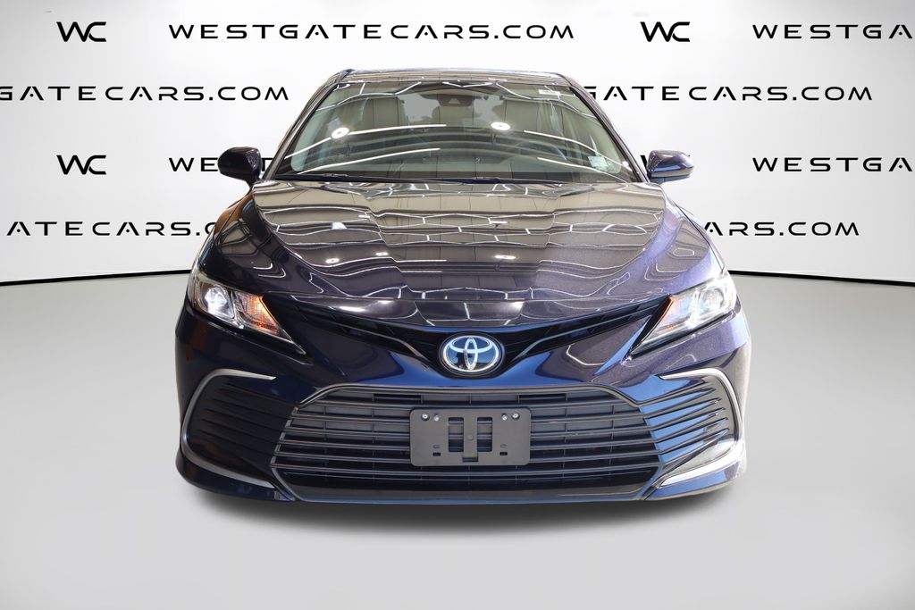 2021 Toyota Camry LE photo 2