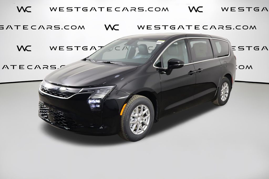 2027 Chrysler Pacifica Select's photo