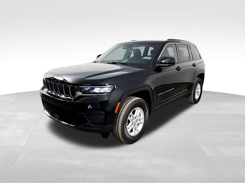 New 2025 Jeep Grand Cherokee LAREDO 4X4 Sport Utility
