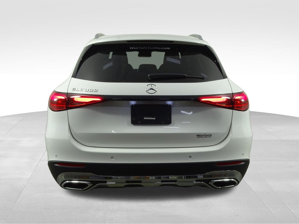 2024 Mercedes Benz GLC 300 photo 3