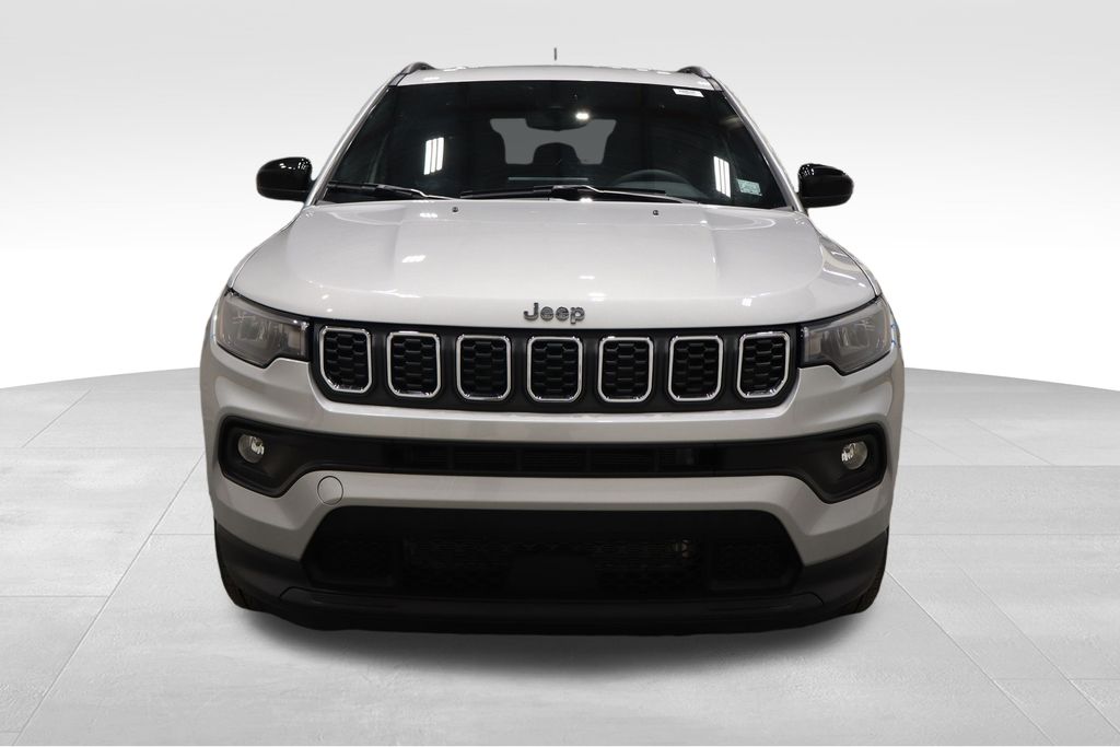 2024 Jeep Compass Latitude photo 2