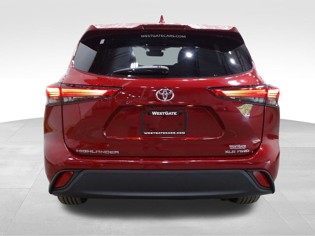 2022 Toyota Highlander XLE photo 4