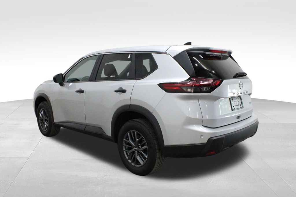 2024 Nissan Rogue S photo 2