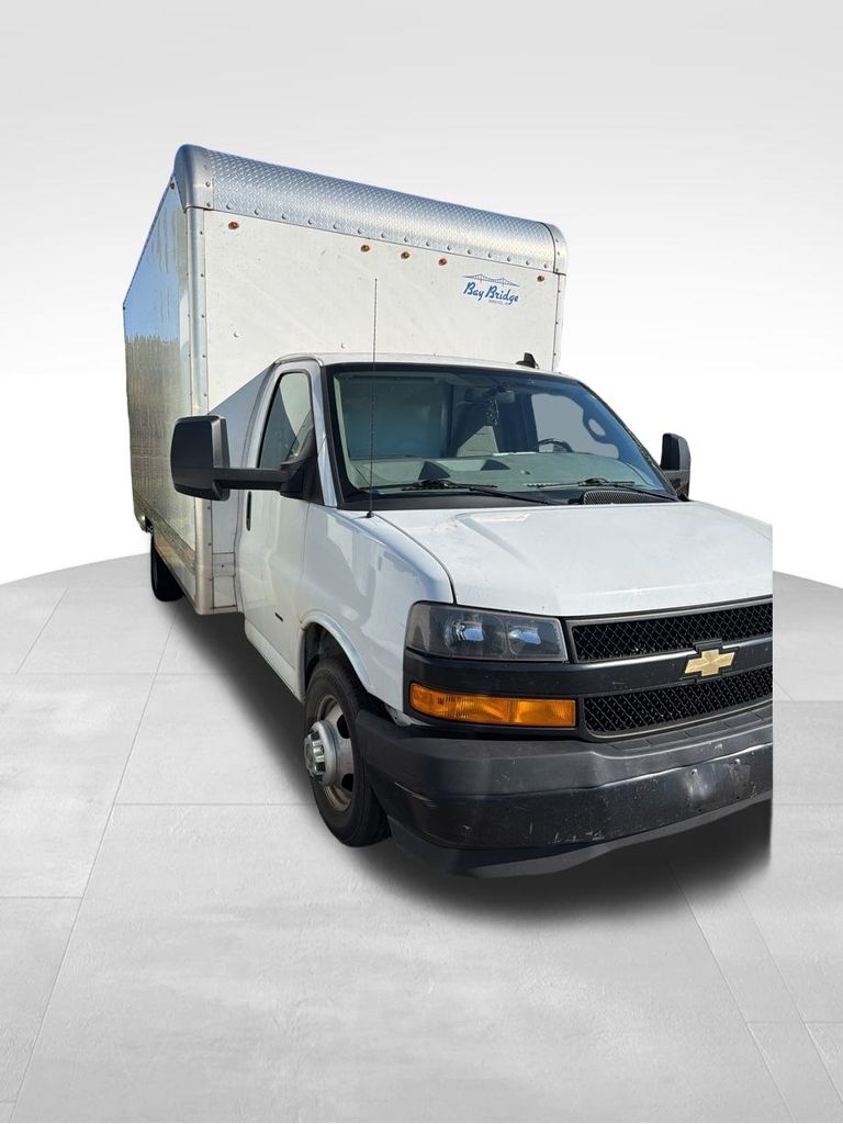 2020 Chevrolet Express Cutaway Work Van photo 4