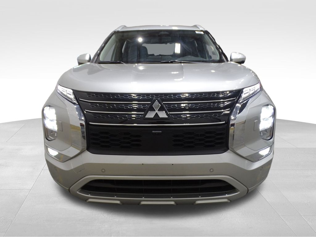 2023 Mitsubishi Outlander SEL photo 2