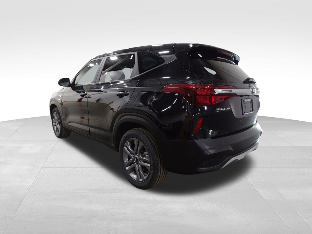 2021 Kia Seltos LX photo 3