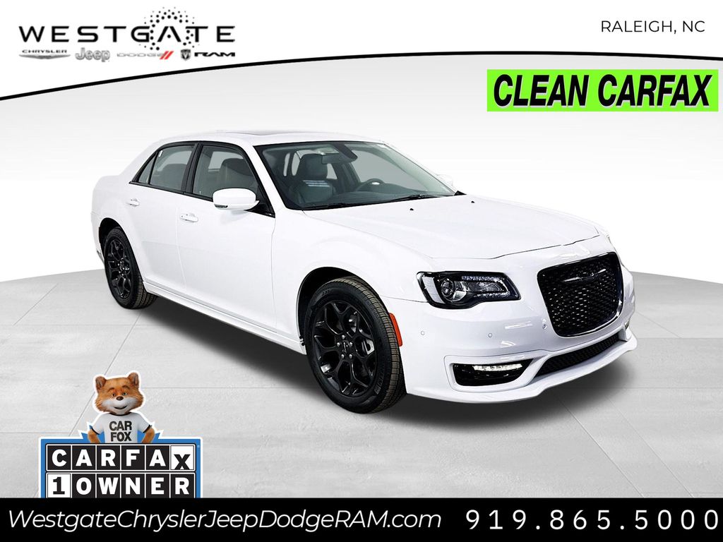 2023 Chrysler 300 Touring L