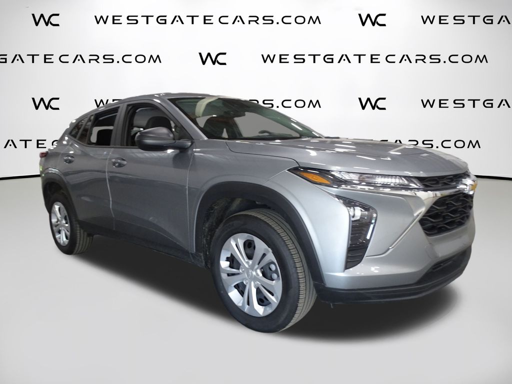 2024 Chevrolet Trax LS's photo