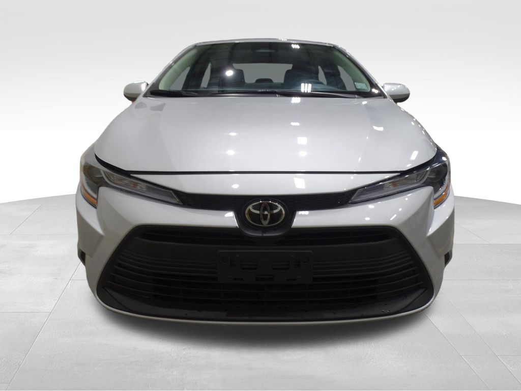 2023 Toyota Corolla LE photo 2