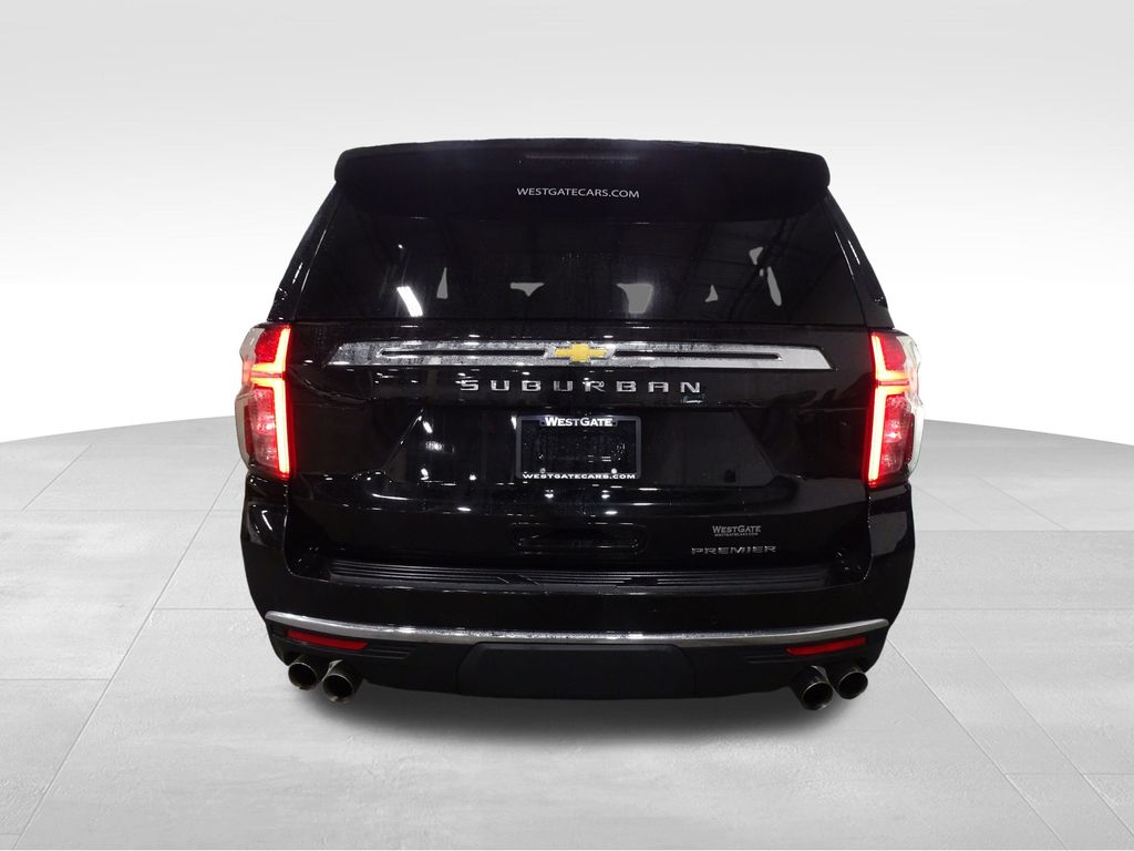 2024 Chevrolet Suburban Premier photo 4