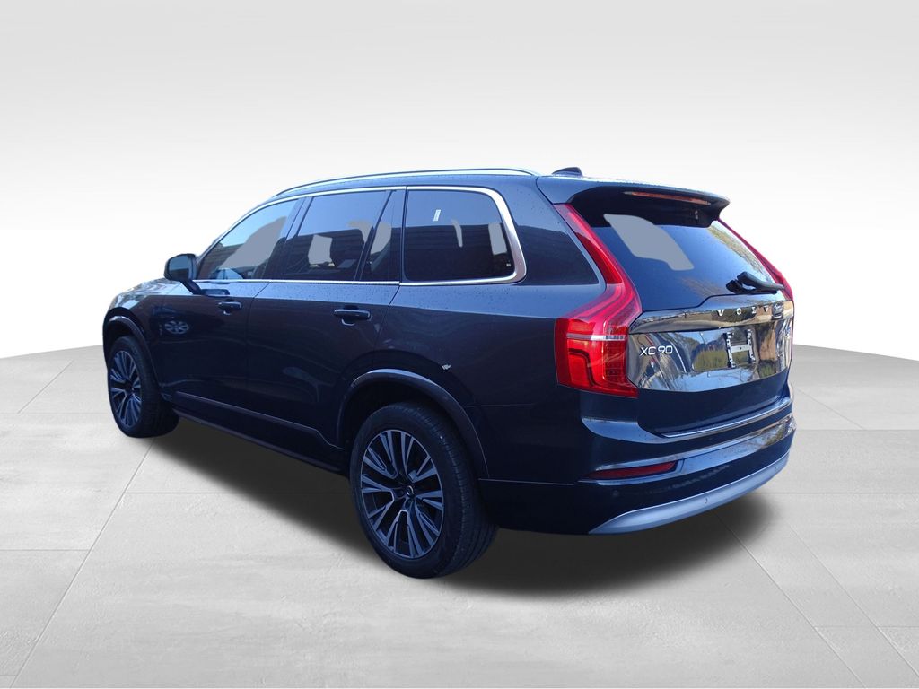 2022 Volvo XC90 T6 Momentum photo 3