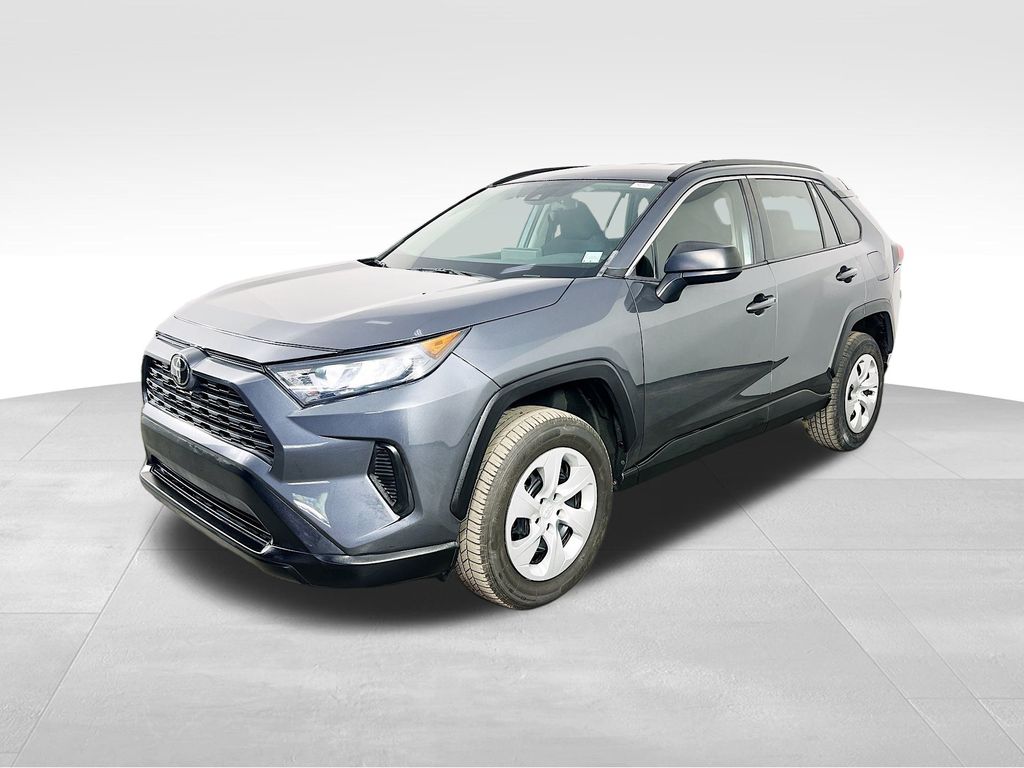2020 Toyota RAV4 LE photo 3