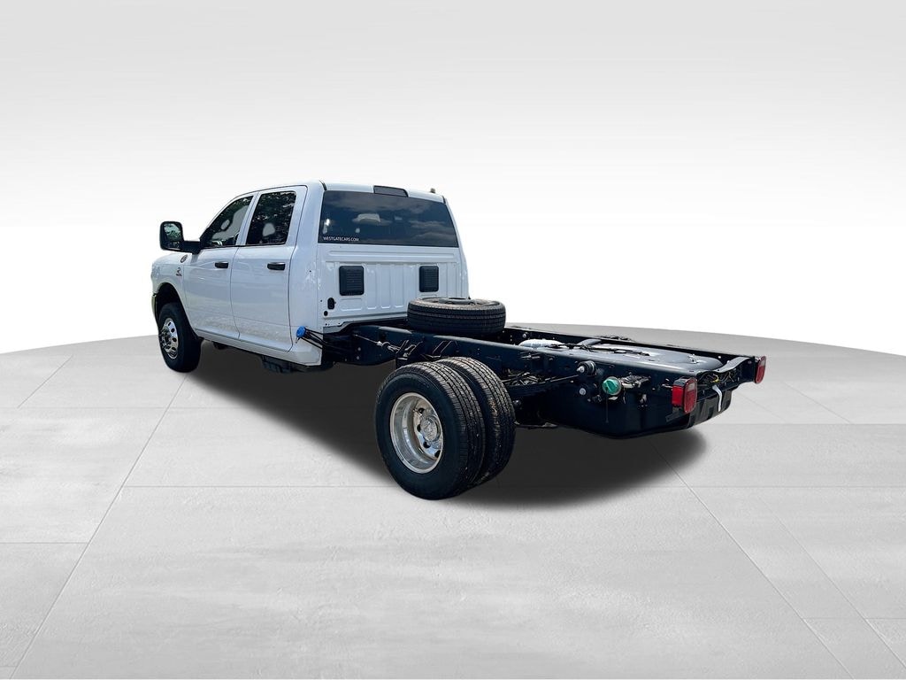 New 2025 Ram 3500 3500 TRADESMAN CREW CAB CHASSIS 4X4 60' CA Pickup