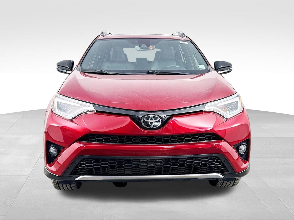 2018 Toyota RAV4 SE photo 2