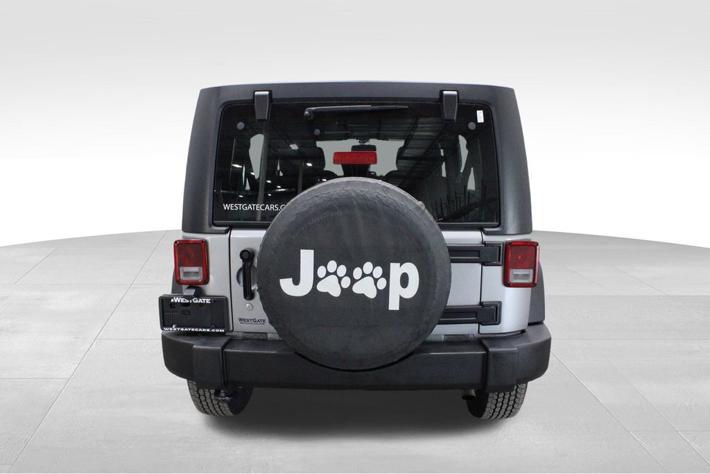 2016 Jeep Wrangler Unlimited Sport RHD photo 3