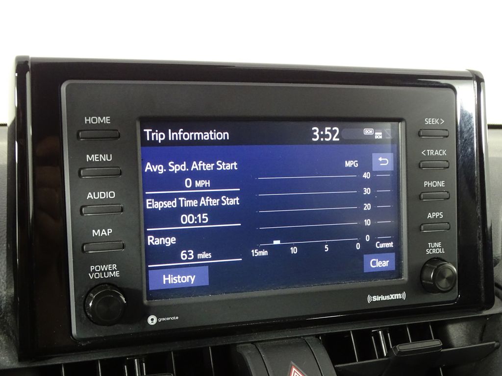 2021 Toyota RAV4 LE - Photo 33