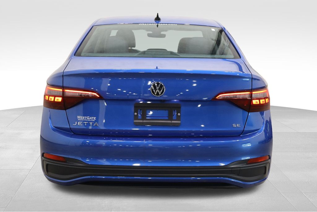 2024 Volkswagen Jetta SE photo 4