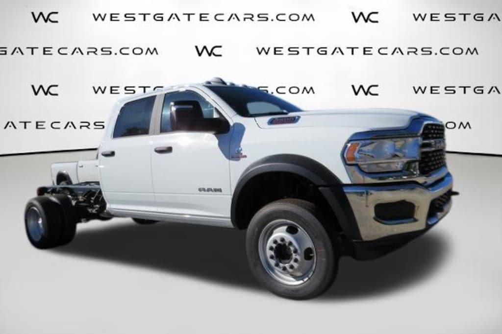 New 2024 Ram 4500 Chassis Cab 4500 SLT CHASSIS CREW CAB 4X4 60' CA Pickup