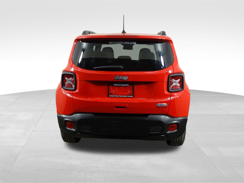 2020 Jeep Renegade Latitude photo 3