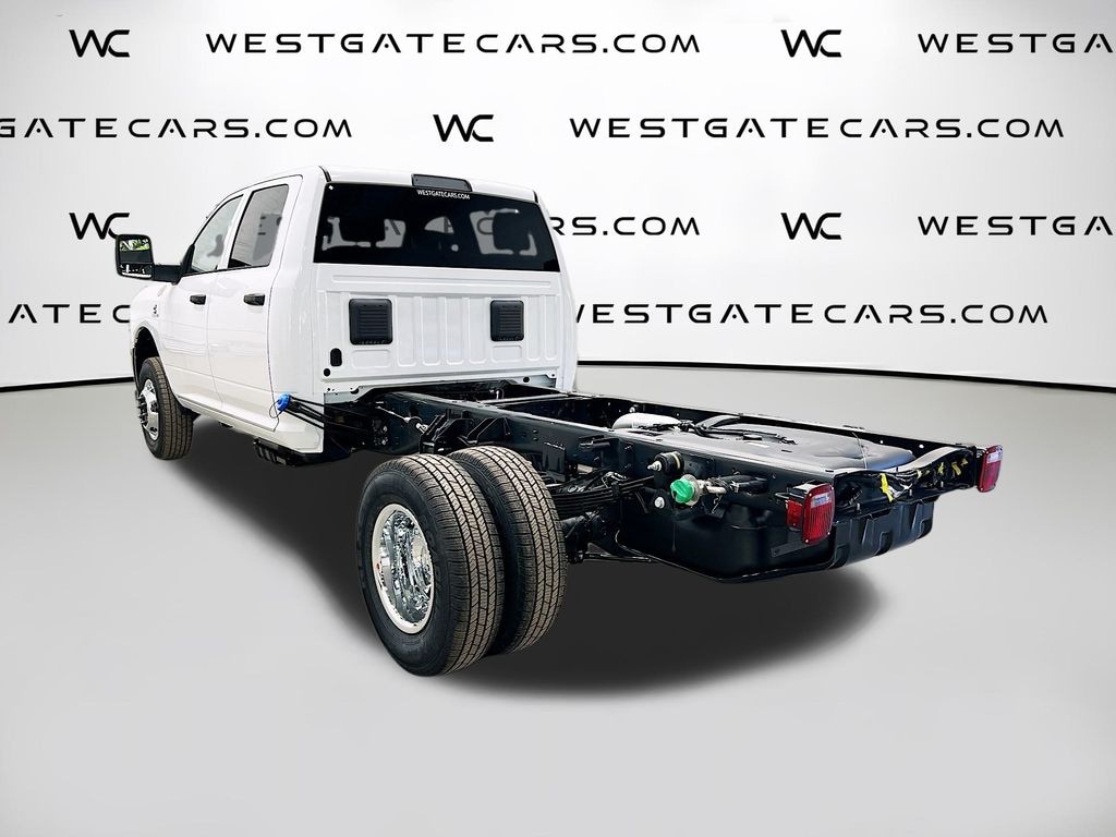 New 2026 Ram 3500 Chassis Cab 3500 TRADESMAN CREW CAB CHASSIS 4X4 60' CA Pickup