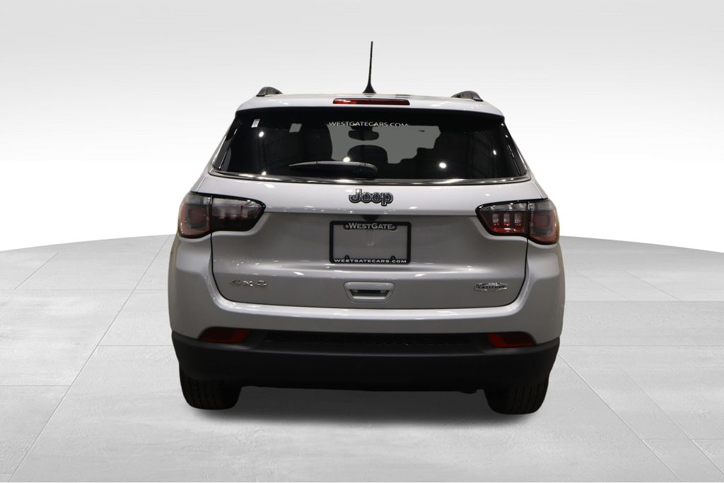 2024 Jeep Compass Latitude photo 4