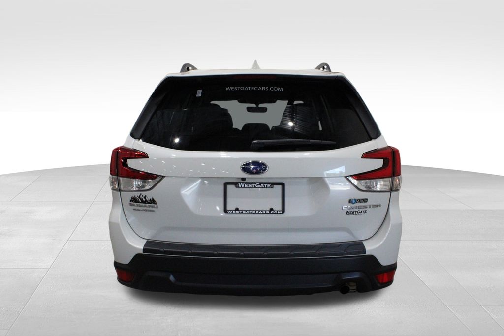 2023 Subaru Forester Premium photo 2
