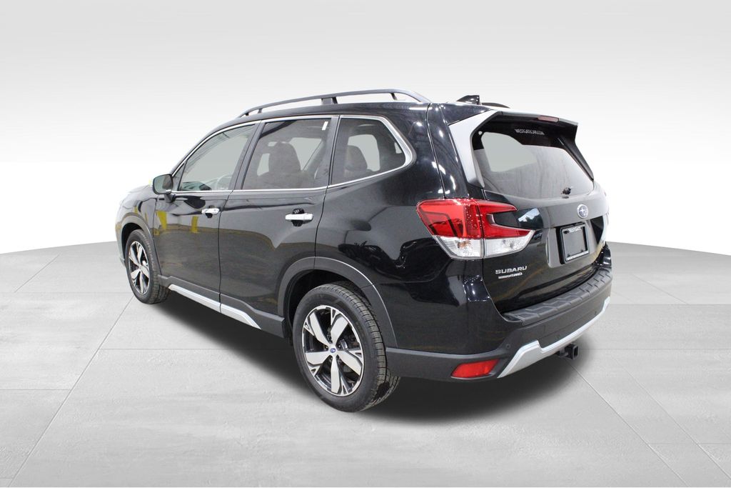 2019 Subaru Forester Touring photo 3