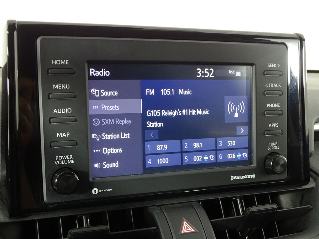 2021 Toyota RAV4 LE - Photo 30