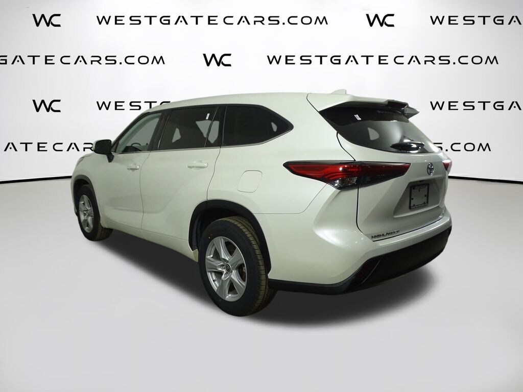 Used 2021 Toyota Highlander LE SUV