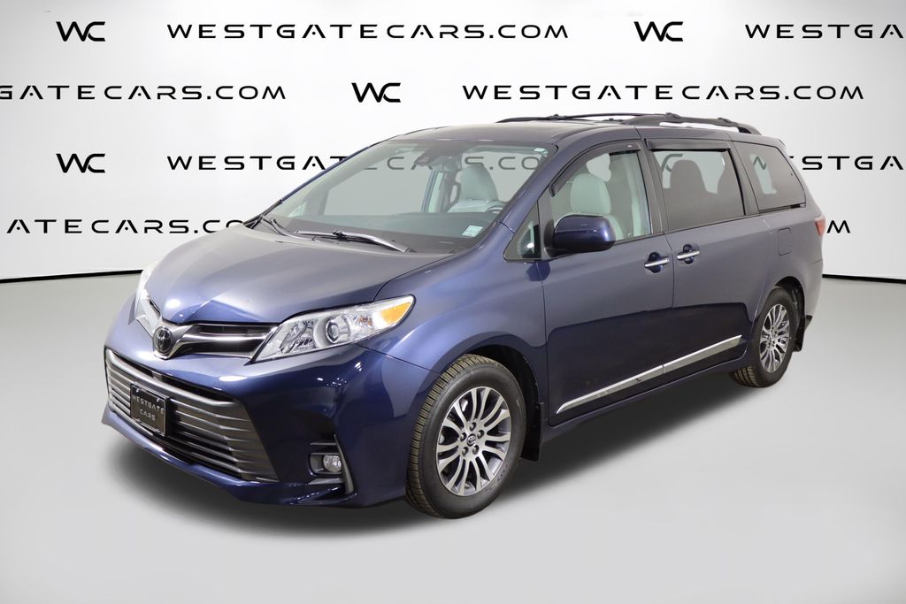2020 Toyota Sienna XLE