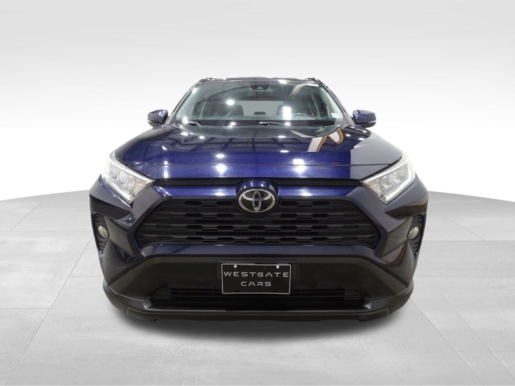 2019 Toyota RAV4 XLE photo 2