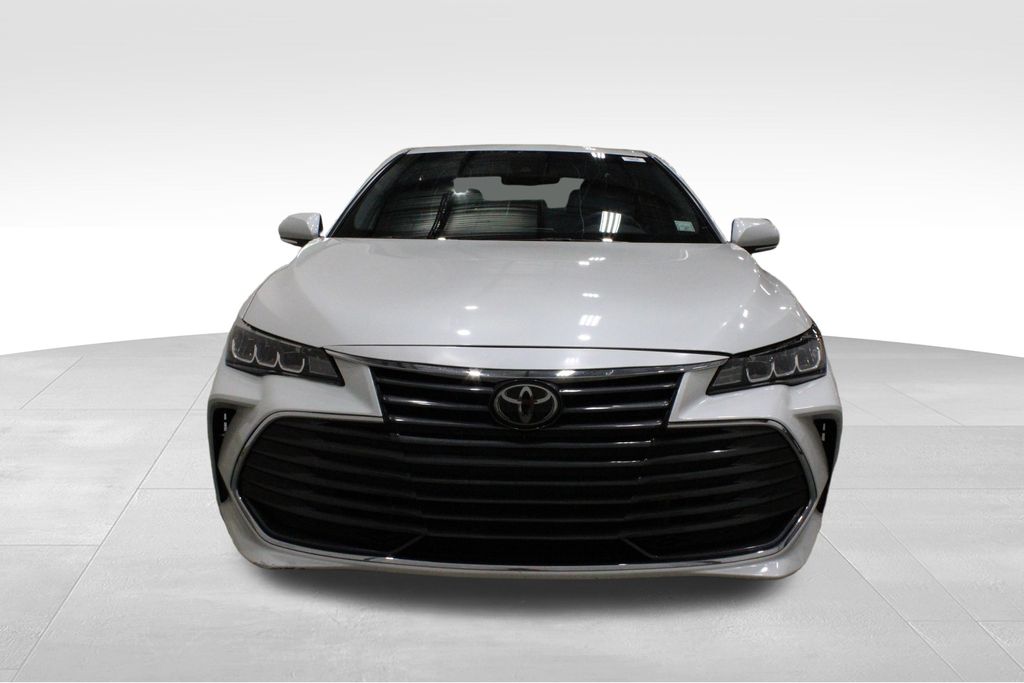 2022 Toyota Avalon XLE photo 2