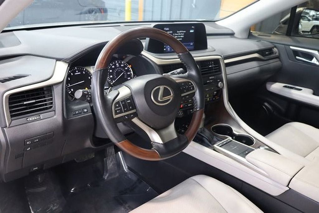 2021 Lexus RX 350 - Photo 23