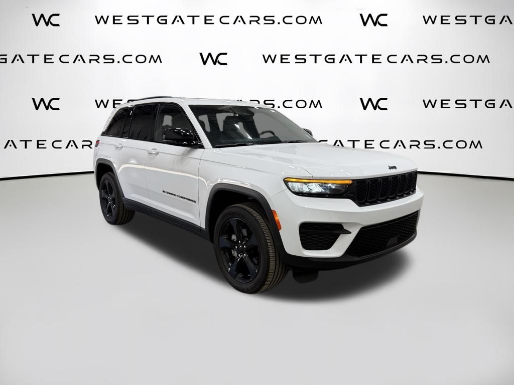 2023 Jeep Grand Cherokee Altitude's photo