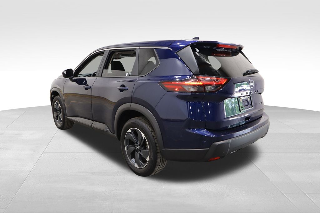 2024 Nissan Rogue SV photo 3