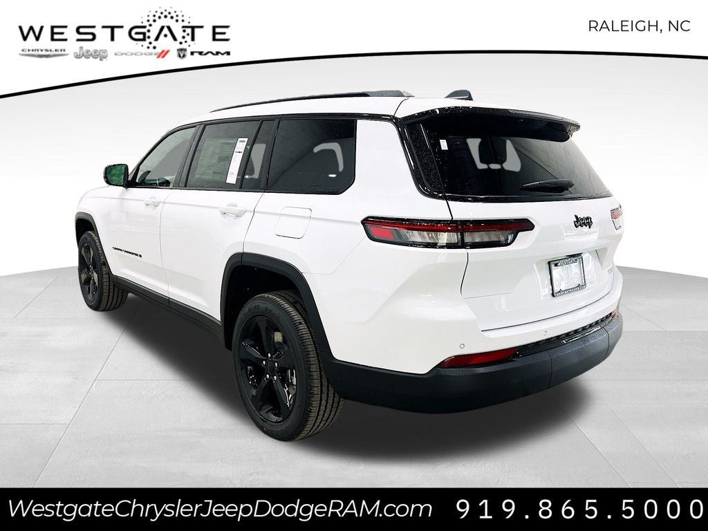 2025 Jeep Grand Cherokee Altitude photo 4