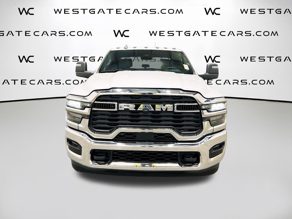 New 2026 Ram 3500 TRADESMAN CREW 4X4 60' CA Pickup