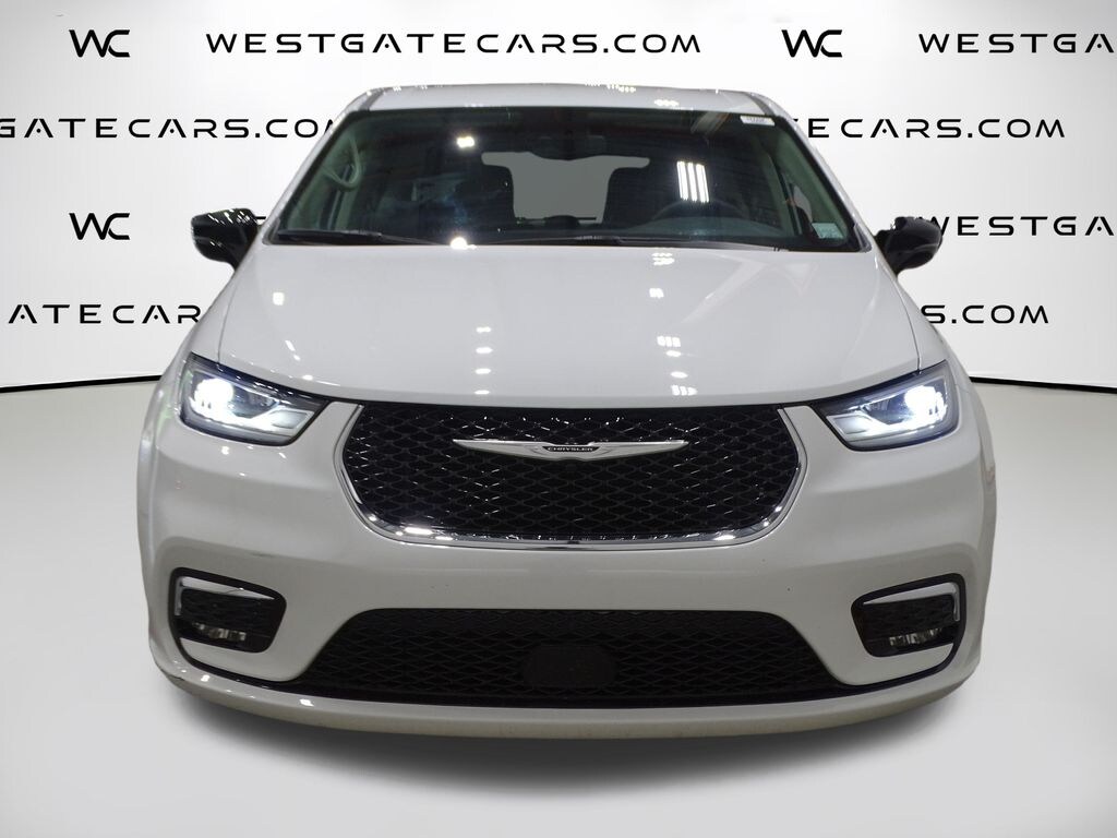 Used 2024 Chrysler Pacifica Touring L Van Passenger Van