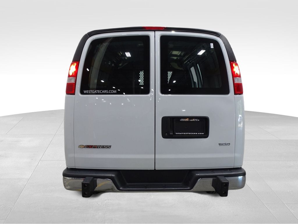 2023 Chevrolet Express 2500 Work Cargo Van photo 4