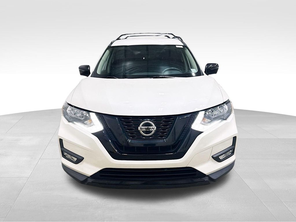 2018 Nissan Rogue SV photo 2