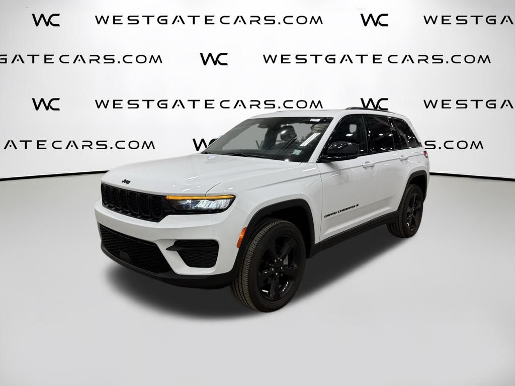 2023 Jeep Grand Cherokee Altitude photo 2