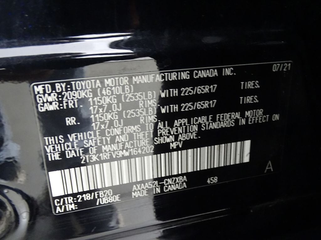 2021 Toyota RAV4 LE - Photo 18