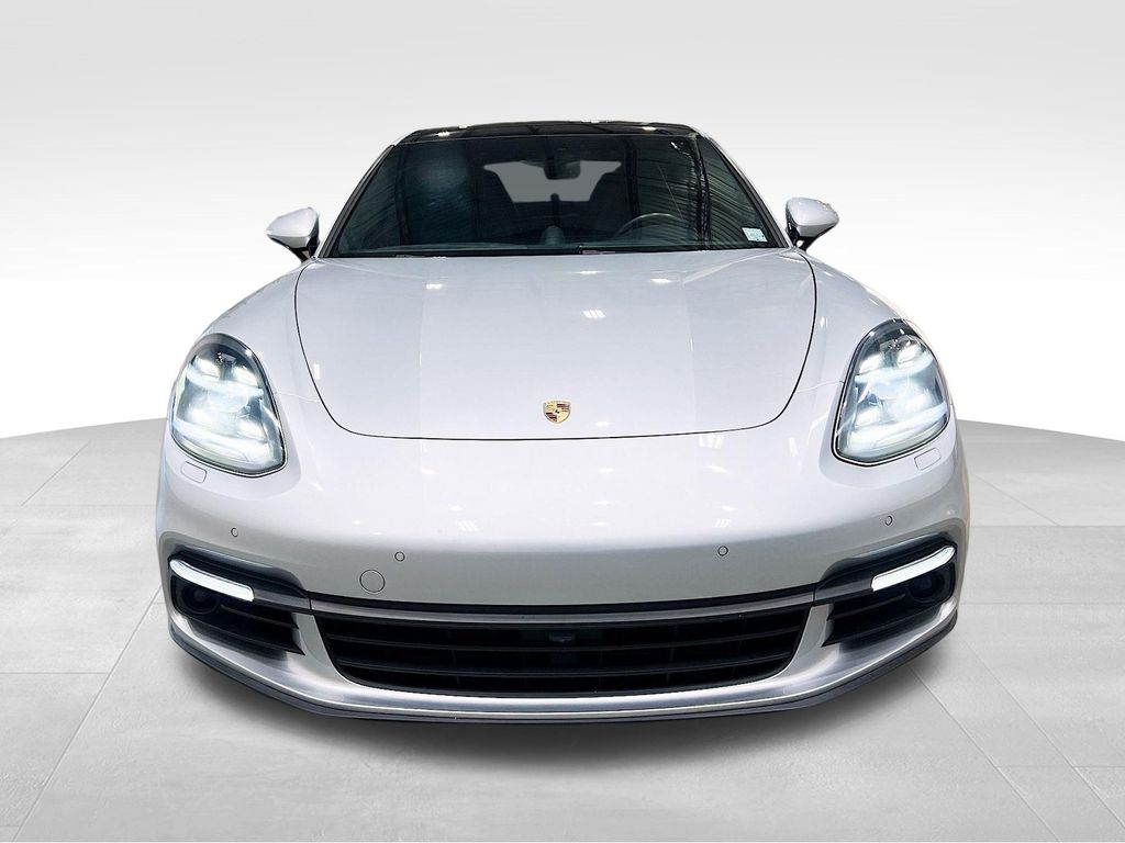 2017 Porsche Panamera 4S photo 2