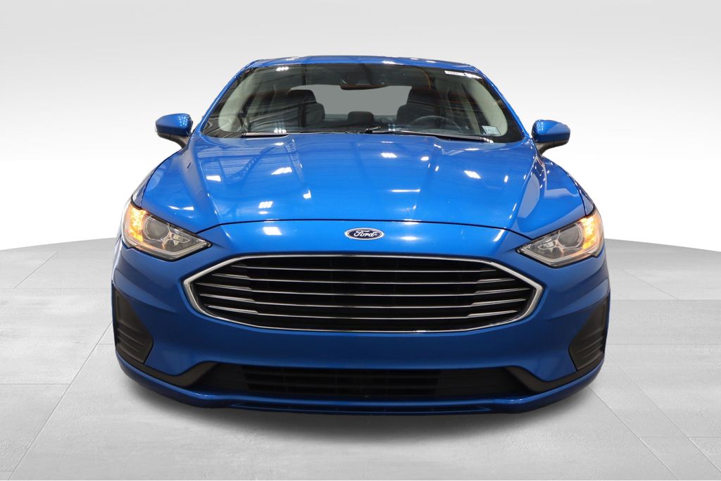 2020 Ford Fusion SE photo 2