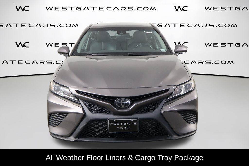 Used 2018 Toyota Camry SE Sedan