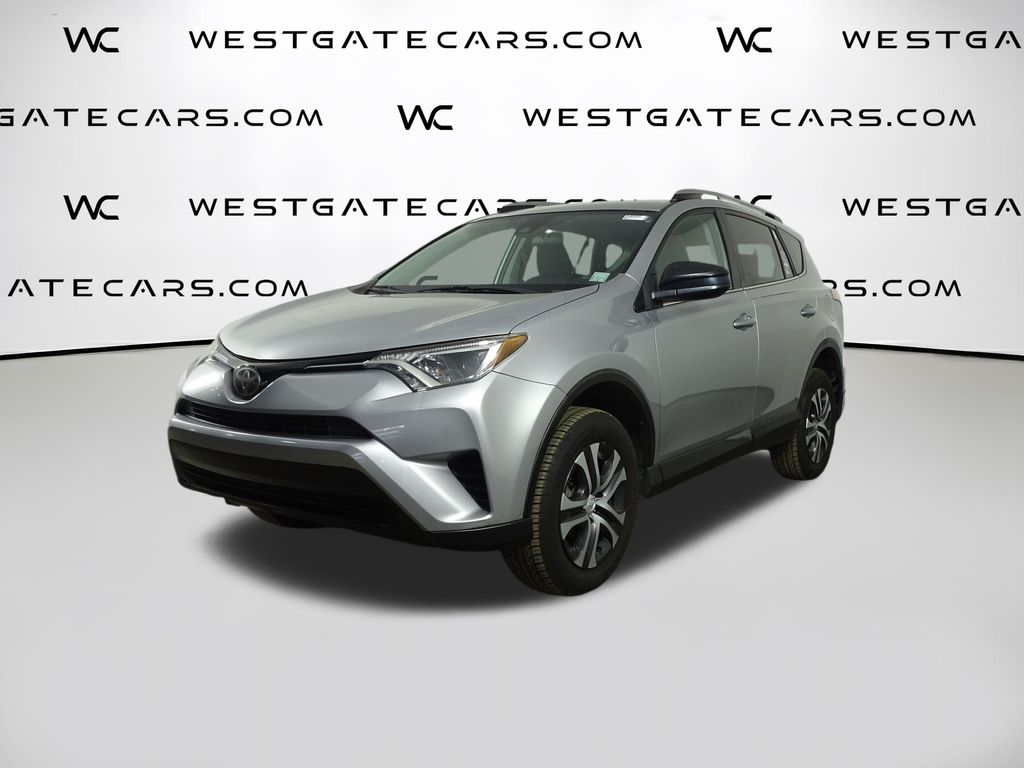 2018 Toyota RAV4 LE's photo