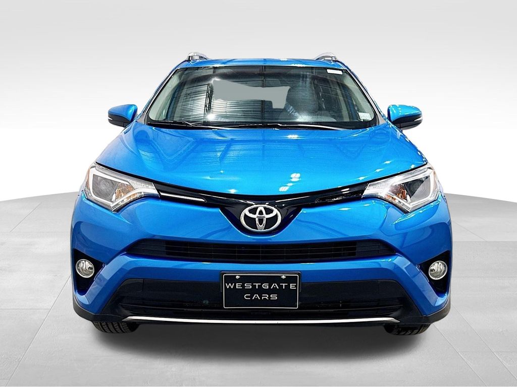 2016 Toyota RAV4 XLE photo 2