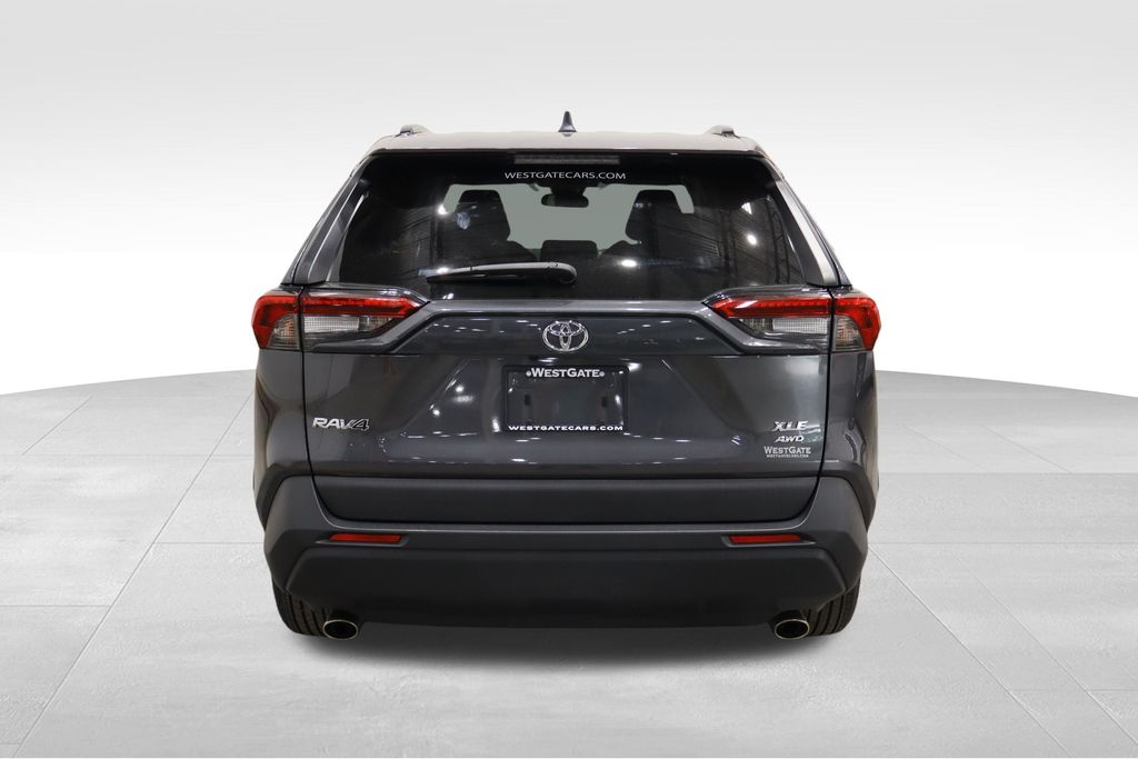 2022 Toyota RAV4 XLE photo 4