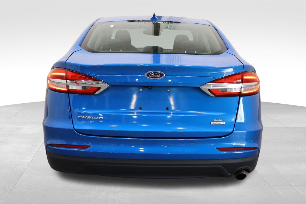 2020 Ford Fusion SE photo 4